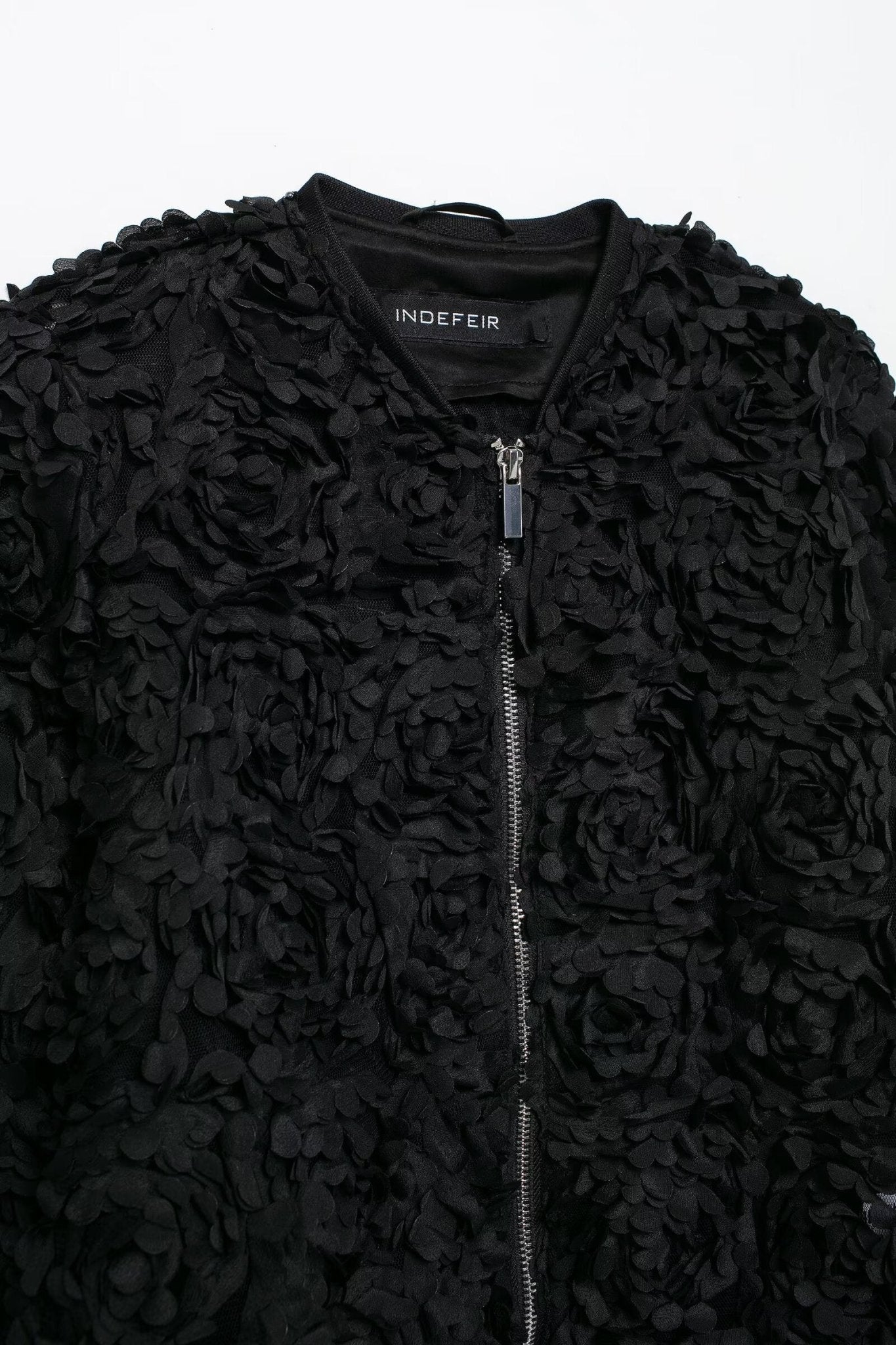 Chic Textured Zip-Up Jacket | Stylish Cropped Fit | Faux Fur Design | Evening Wear