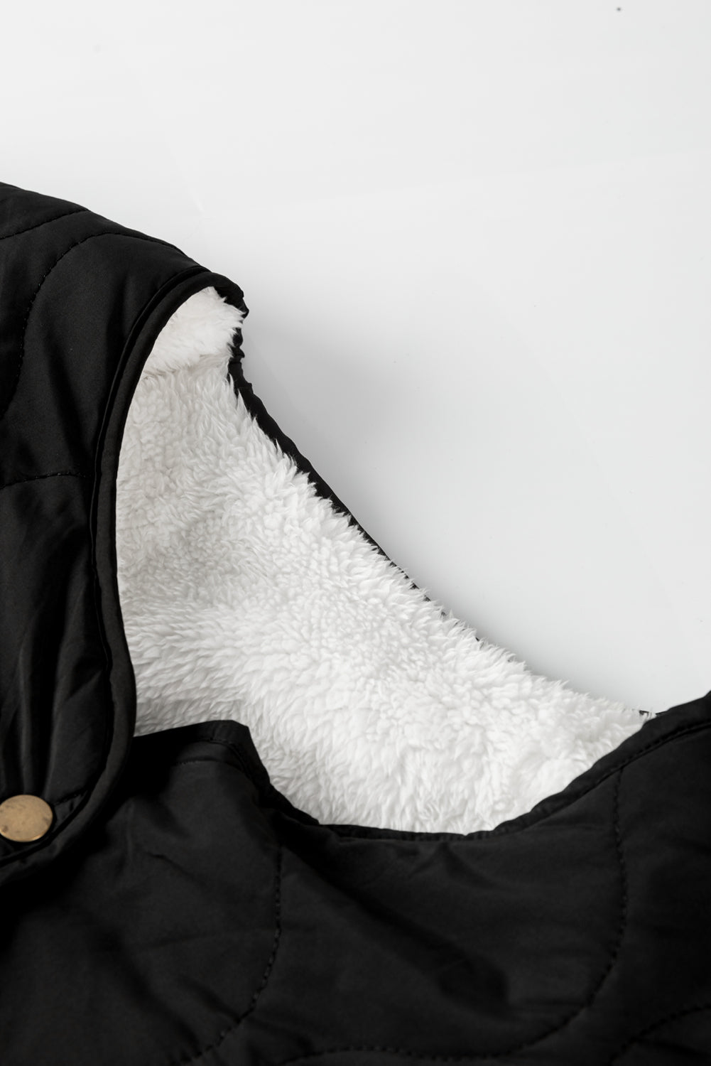 Reversible Quilted Jacket | Sherpa Lining | Snap-Button Closure | Versatile Warmth