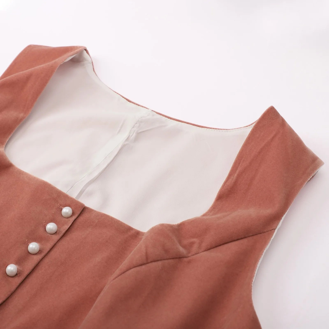 Vintage-Inspired Dirndl Dress | Lace Sleeve Detail | Elegant Midi Length