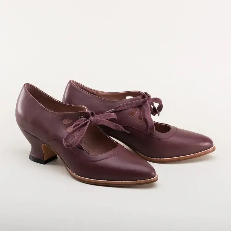 Women's Retro Heeled Oxford Shoes | Cutout Design | Low Lace-Up Heel