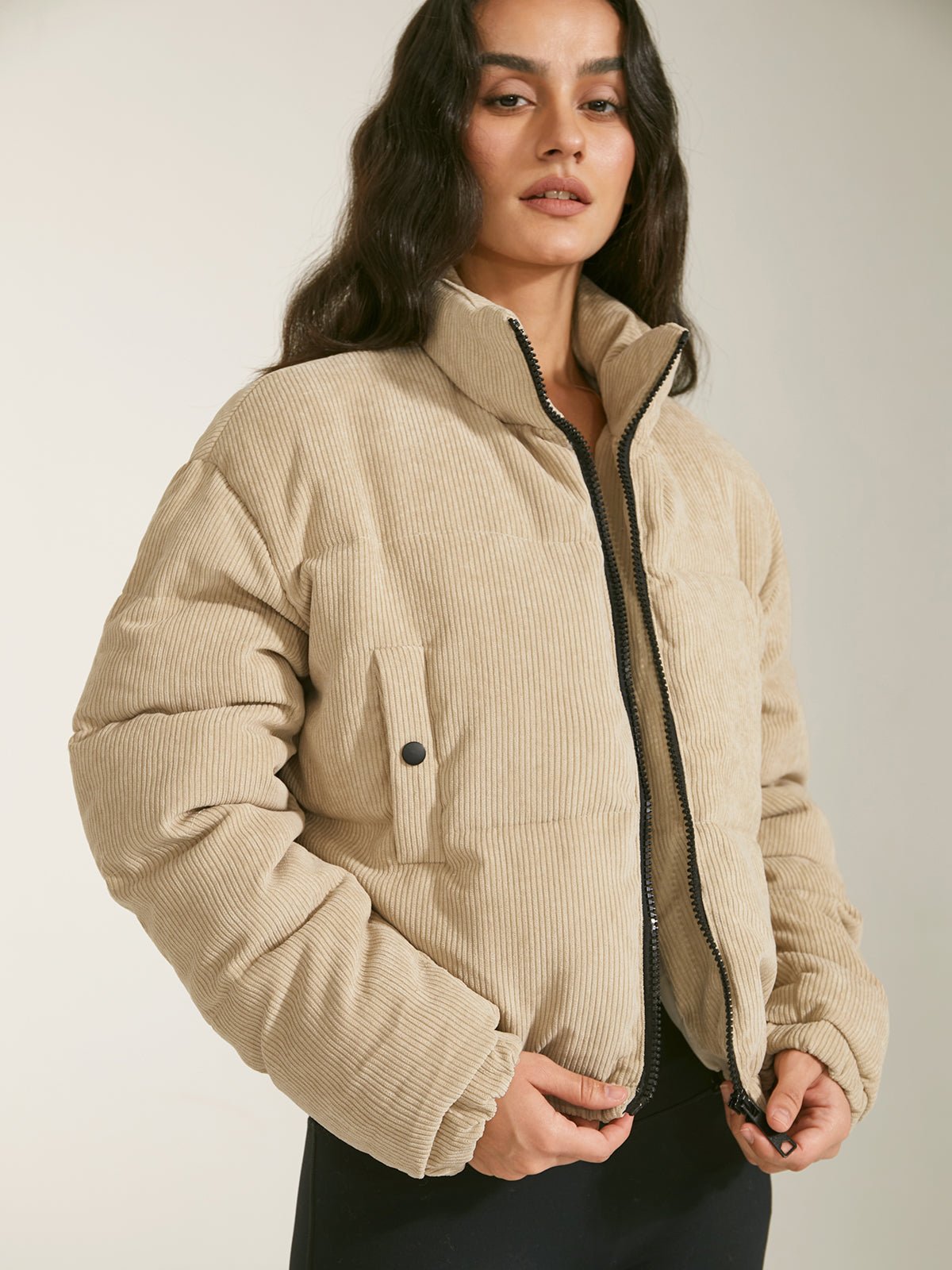 Cropped Puffer Jacket | Lightweight Insulation | Neutral Beige | Winter Casual