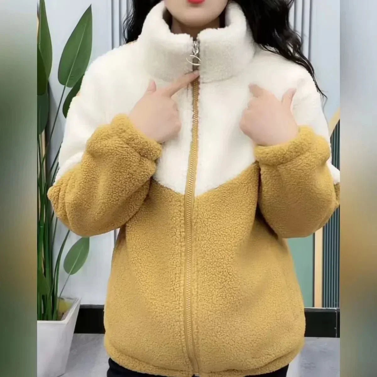 Colour-Blocked Sherpa Jacket | Ultra-Soft Warmth | Zip-Up Design | Winter Casual