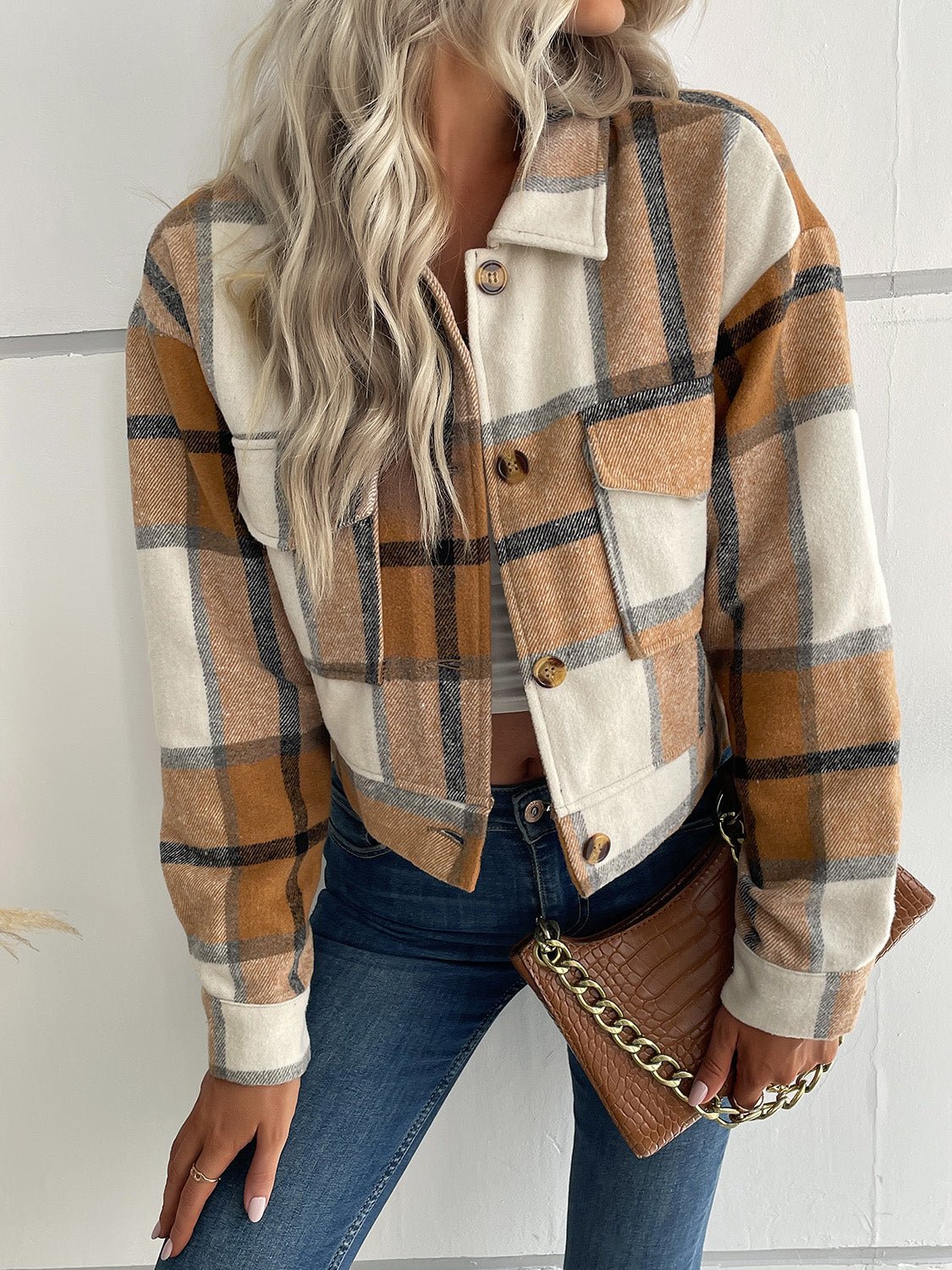 Cropped Plaid Jacket | Trendy Button-Down Design | Lightweight Polyester Blend | Casual Layering