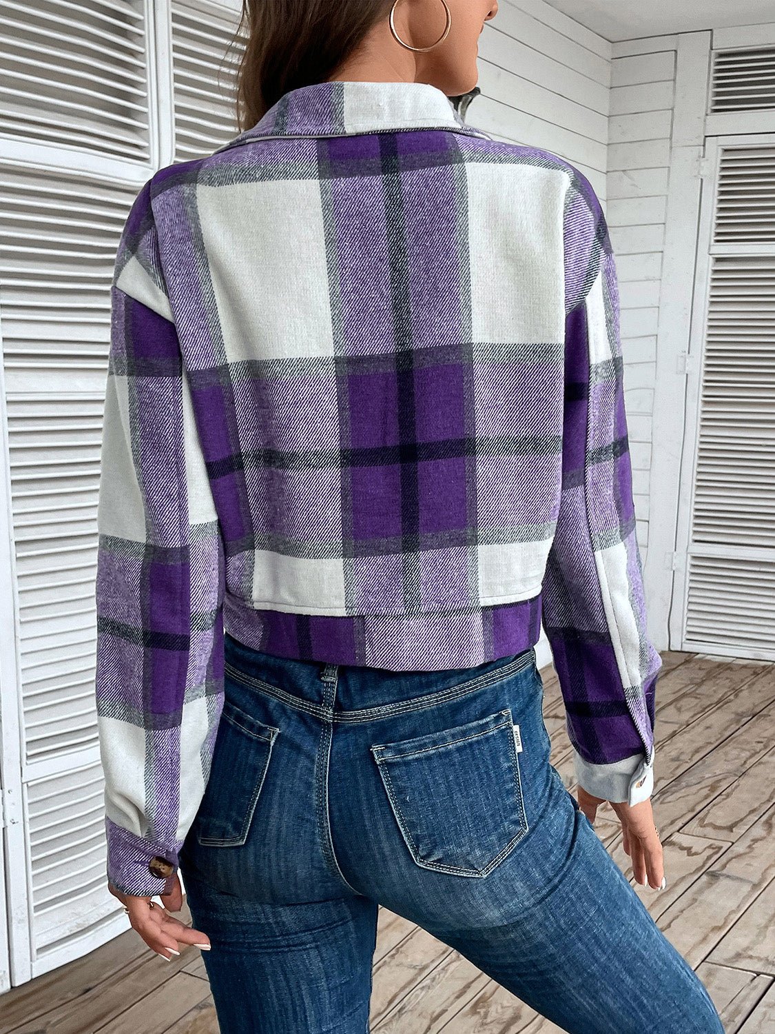 Cropped Plaid Jacket | Trendy Button-Down Design | Lightweight Polyester Blend | Casual Layering