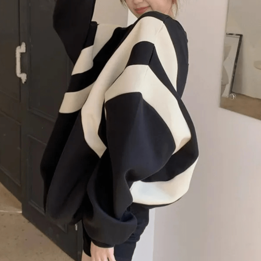 Oversized Colourblock Sweatshirt | Bold Stripe Design | Cozy Streetwear