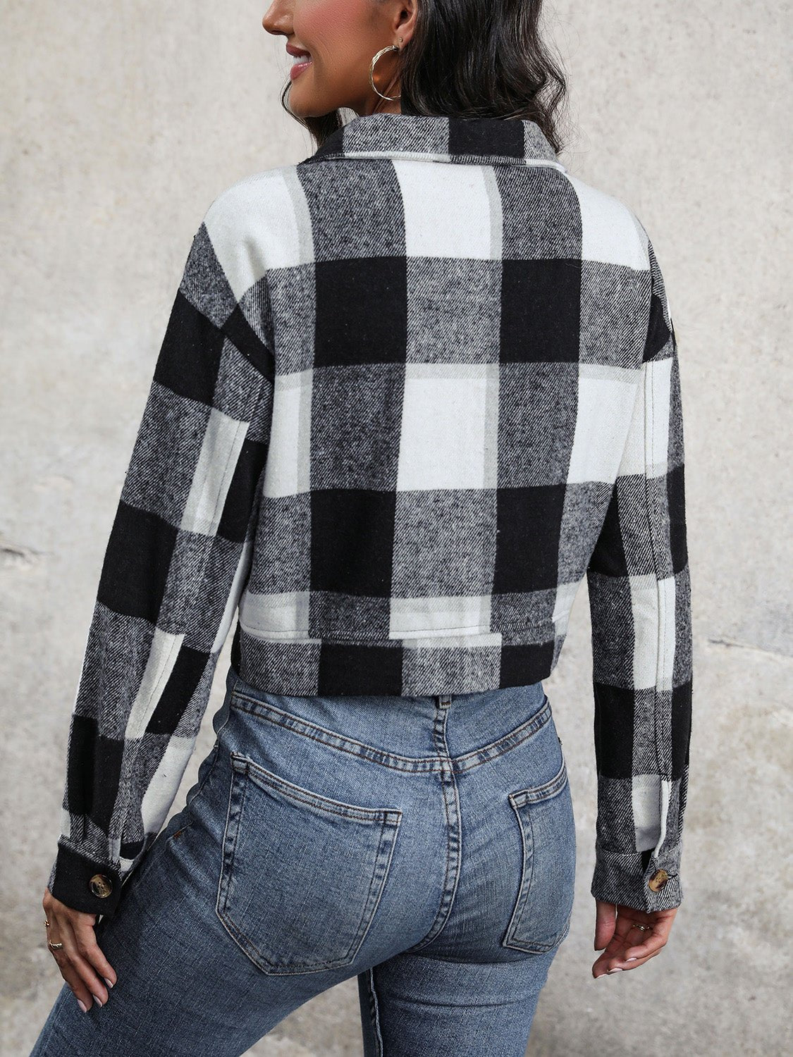 Cropped Plaid Jacket | Trendy Button-Down Design | Lightweight Polyester Blend | Casual Layering