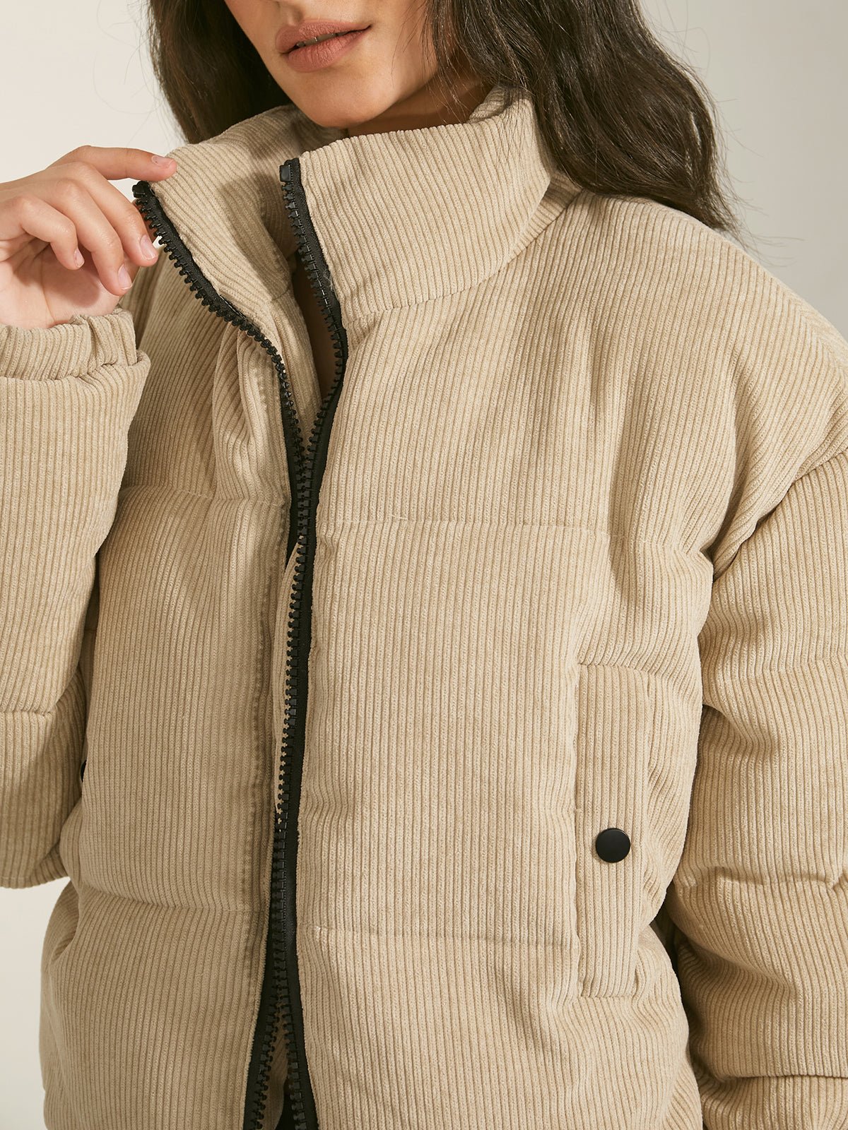 Cropped Puffer Jacket | Lightweight Insulation | Neutral Beige | Winter Casual