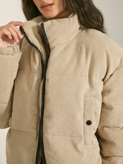 Cropped Puffer Jacket | Lightweight Insulation | Neutral Beige | Winter Casual