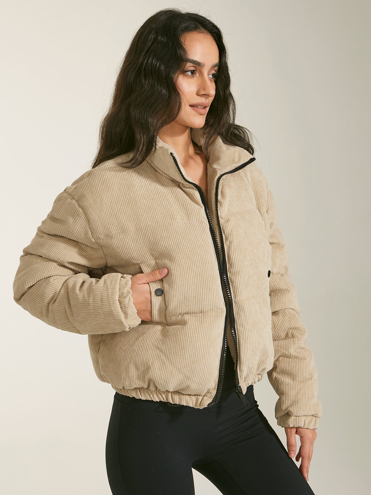 Cropped Puffer Jacket | Lightweight Insulation | Neutral Beige | Winter Casual