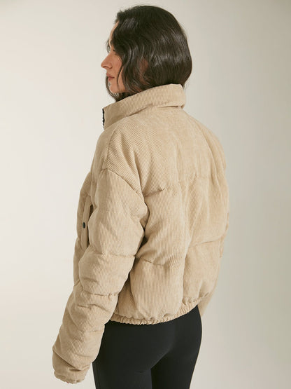 Cropped Puffer Jacket | Lightweight Insulation | Neutral Beige | Winter Casual