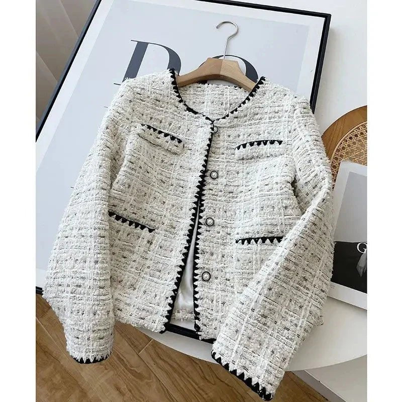 Textured Tweed Jacket | Contrast Trim | Elegant and Feminine | Classic Outerwear