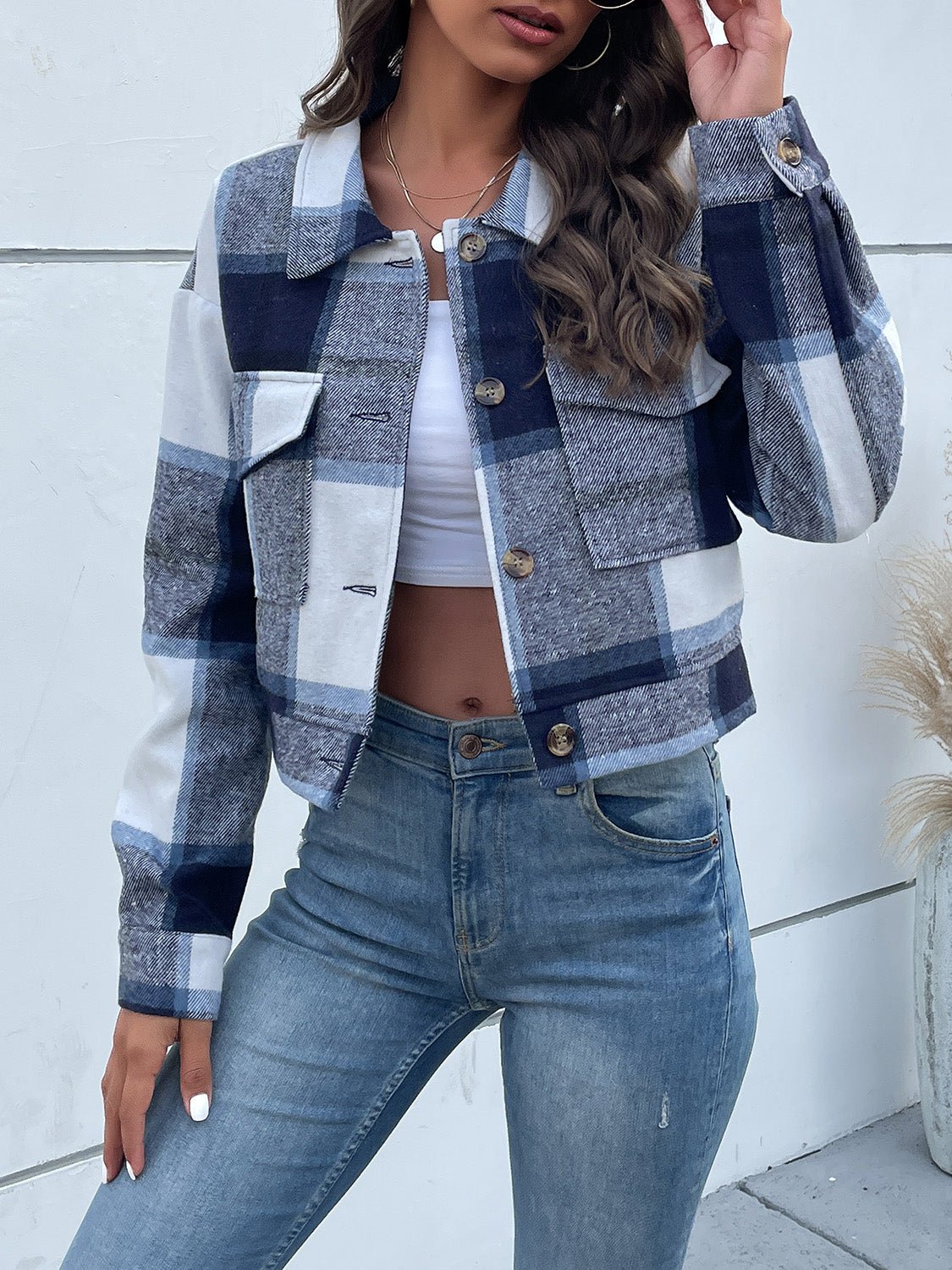 Cropped Plaid Jacket | Trendy Button-Down Design | Lightweight Polyester Blend | Casual Layering
