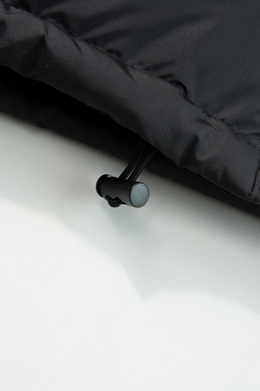 Cropped Puffer Jacket | Lightweight Warmth | Drawstring Hem | Casual Winter Style
