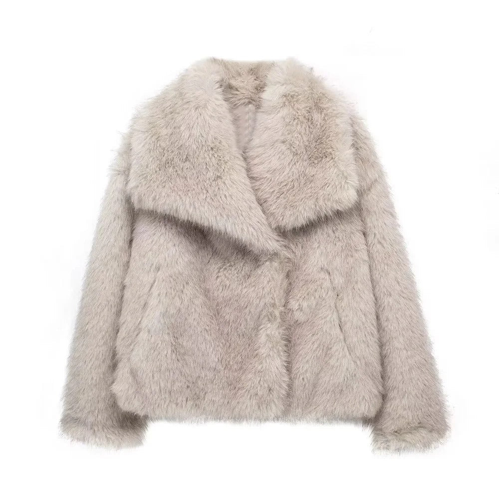 Luxe Faux Fur Coat | Plush Oversized Fit | Glam Winter Style | Evening Outerwear